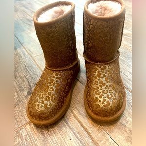 Girls UGGS size 2, glitter leopard